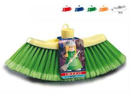 CEP ESCOBA R COLORES S CON PALO