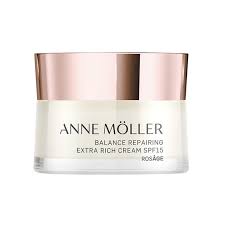 ANNE MOLLER EST FAC WOMAN ROSAGE EXT CR
